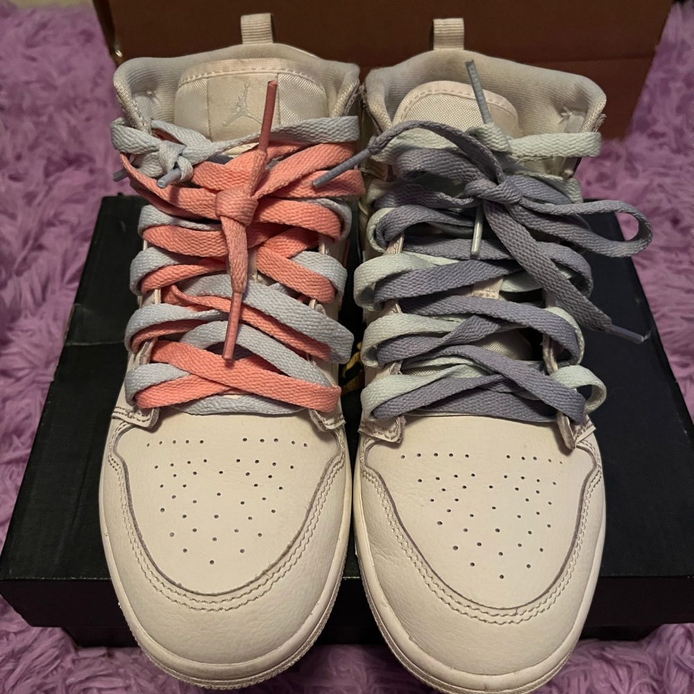 Jordan 1 Mid